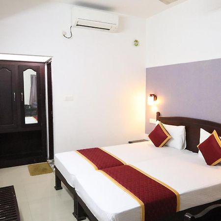 Shanthi Residency Pathanāmthitta Kültér fotó