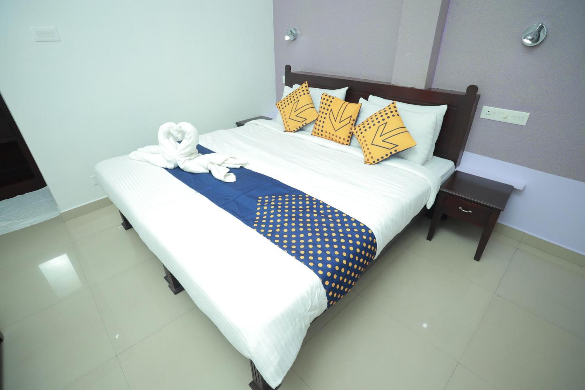 Shanthi Residency Pathanāmthitta Kültér fotó