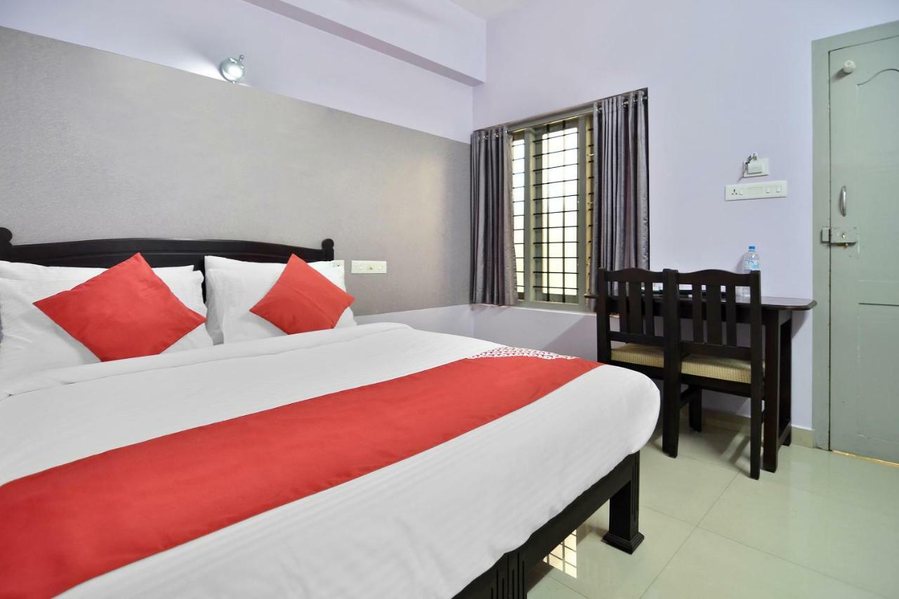 Shanthi Residency Pathanāmthitta Kültér fotó