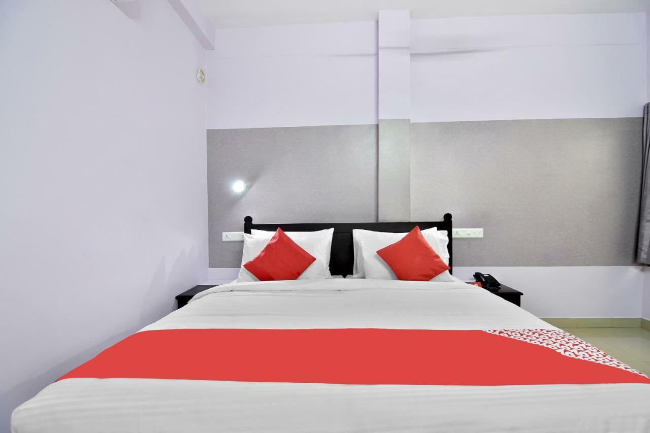 Shanthi Residency Pathanāmthitta Kültér fotó
